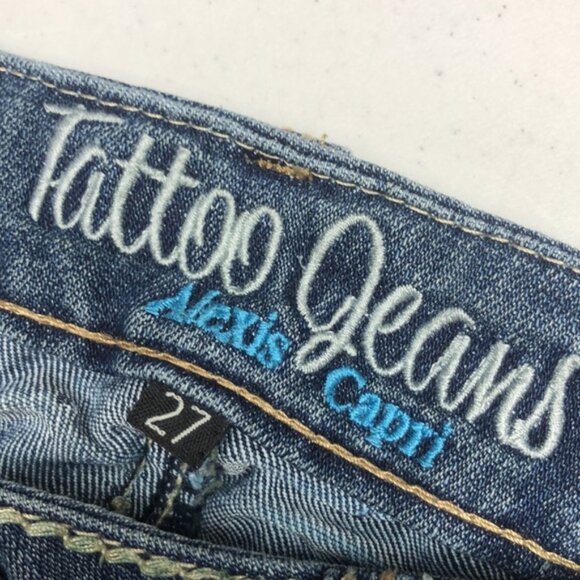 DISTRESS TATTOO ALEXIS MIDRISE CAPRI JEANS 27x23 - Picture 2 of 15